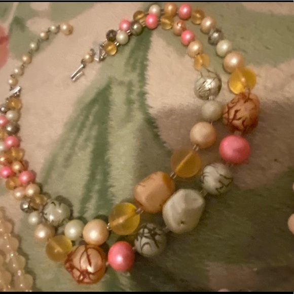 Vintage pink jewelry (AZ) - Picture 11 of 16